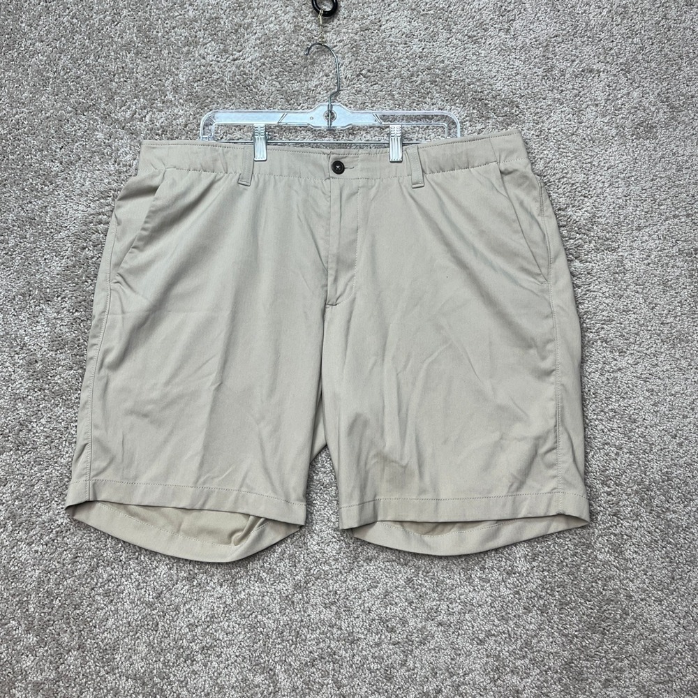 Under Armour Shorts Mens 42 Tan Stretch Waistband HeatGear Golf Performance EUC